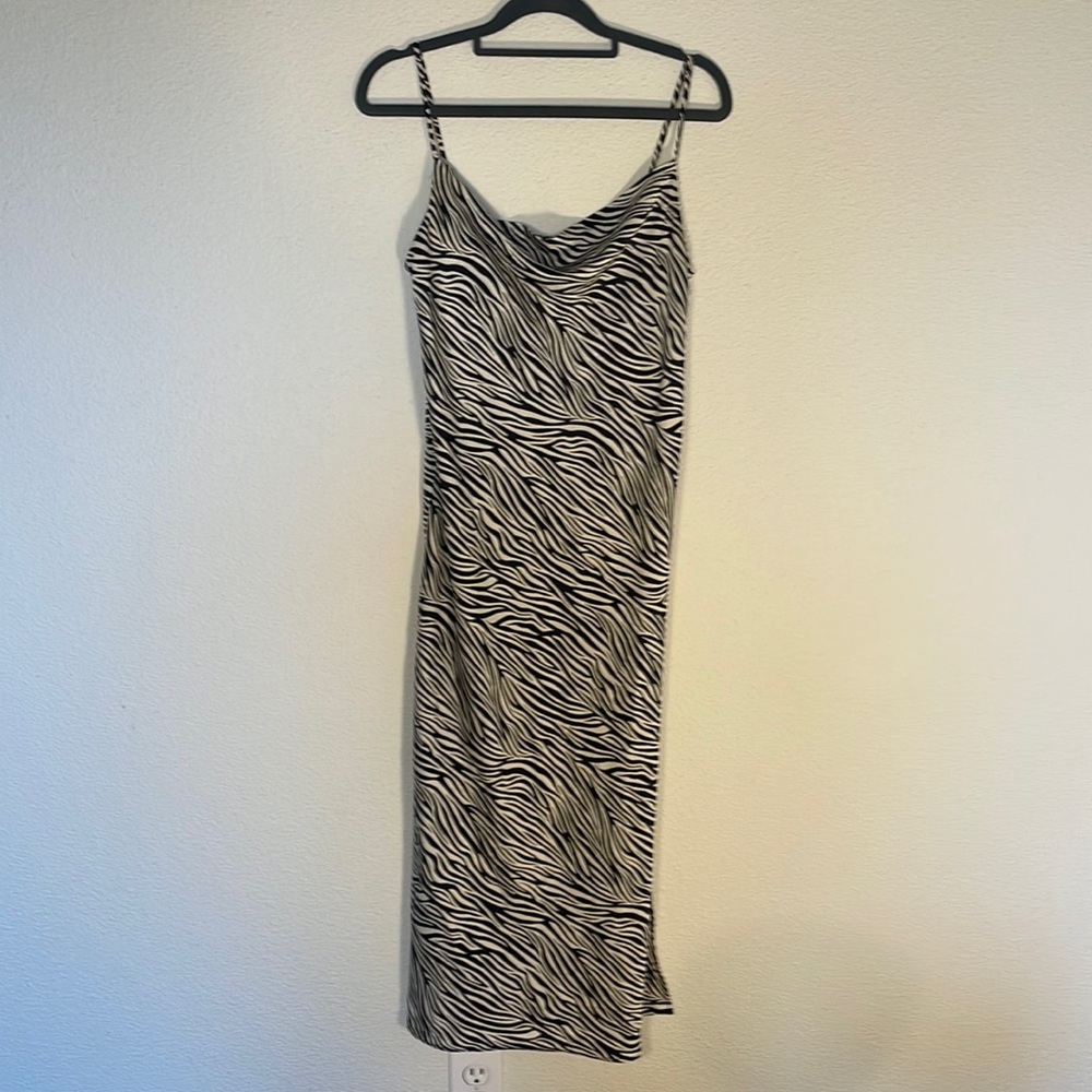 Silky zebra maxi dress 🦓